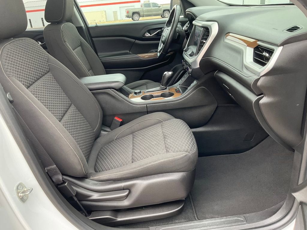 2017 GMC Acadia SLE