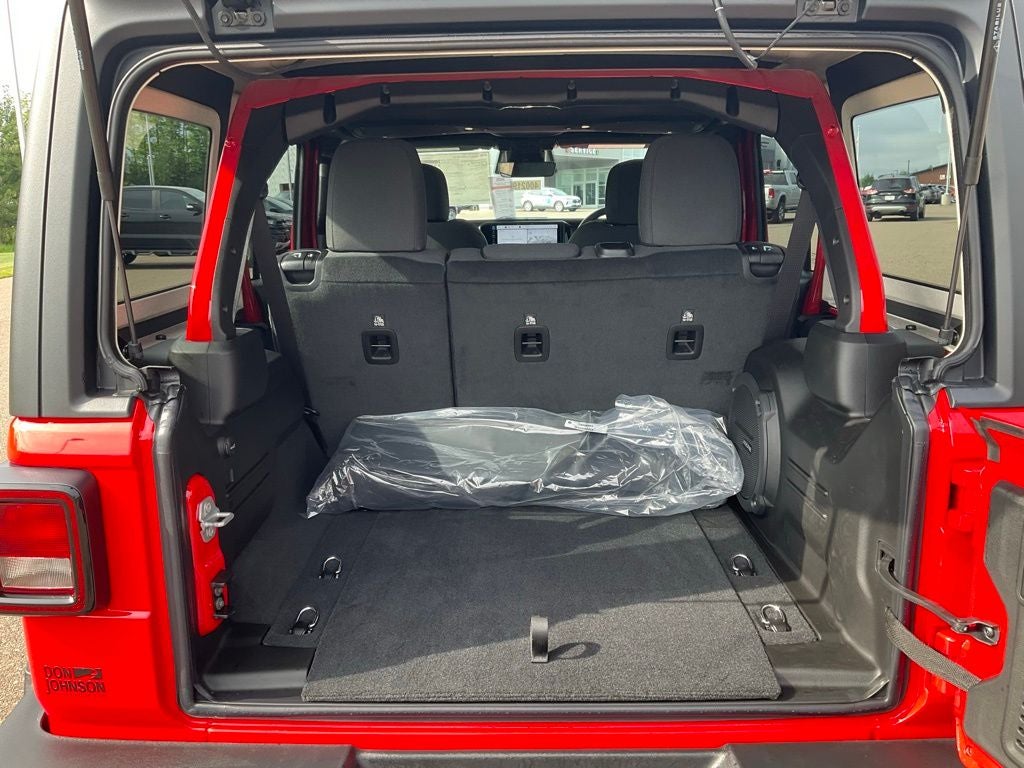 2025 Jeep Wrangler 4-Door Sport RHD 4x4