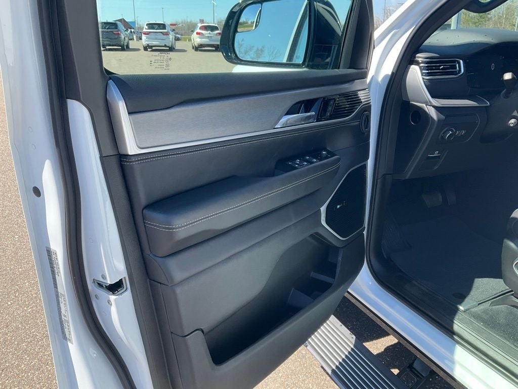 2026 Jeep Grand Wagoneer Limited Reserve