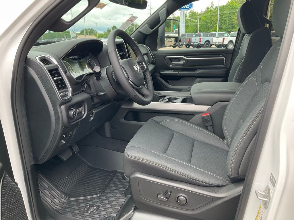 2025 RAM Ram 1500 RAM 1500 BIG HORN CREW CAB 4X4 5'7' BOX