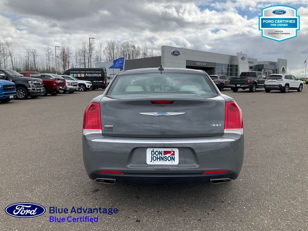 2017 Chrysler 300 Limited