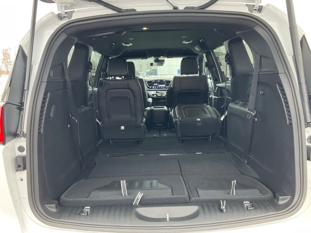 2026 Chrysler Voyager VOYAGER LX