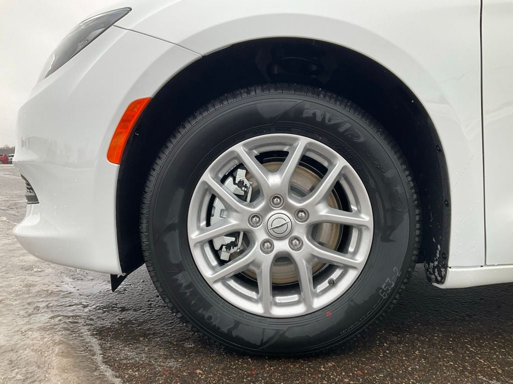 2026 Chrysler Voyager VOYAGER LX