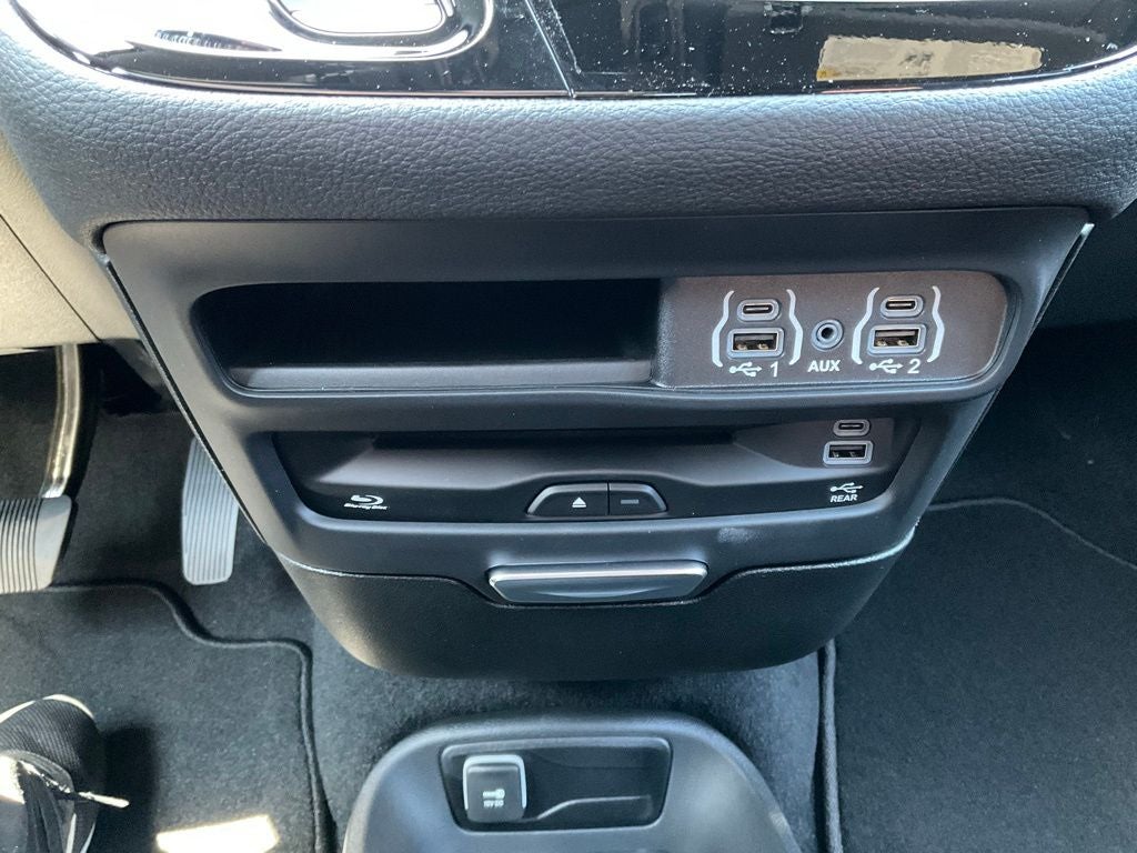 2025 Chrysler Pacifica PACIFICA SELECT AWD