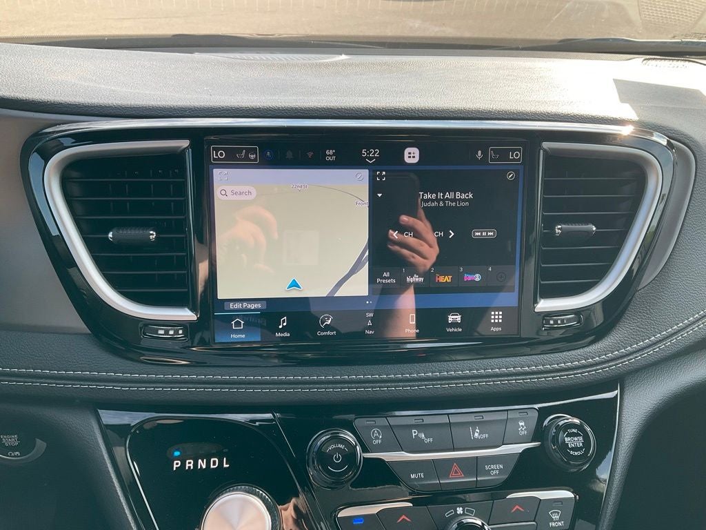 2027 Chrysler Pacifica Select