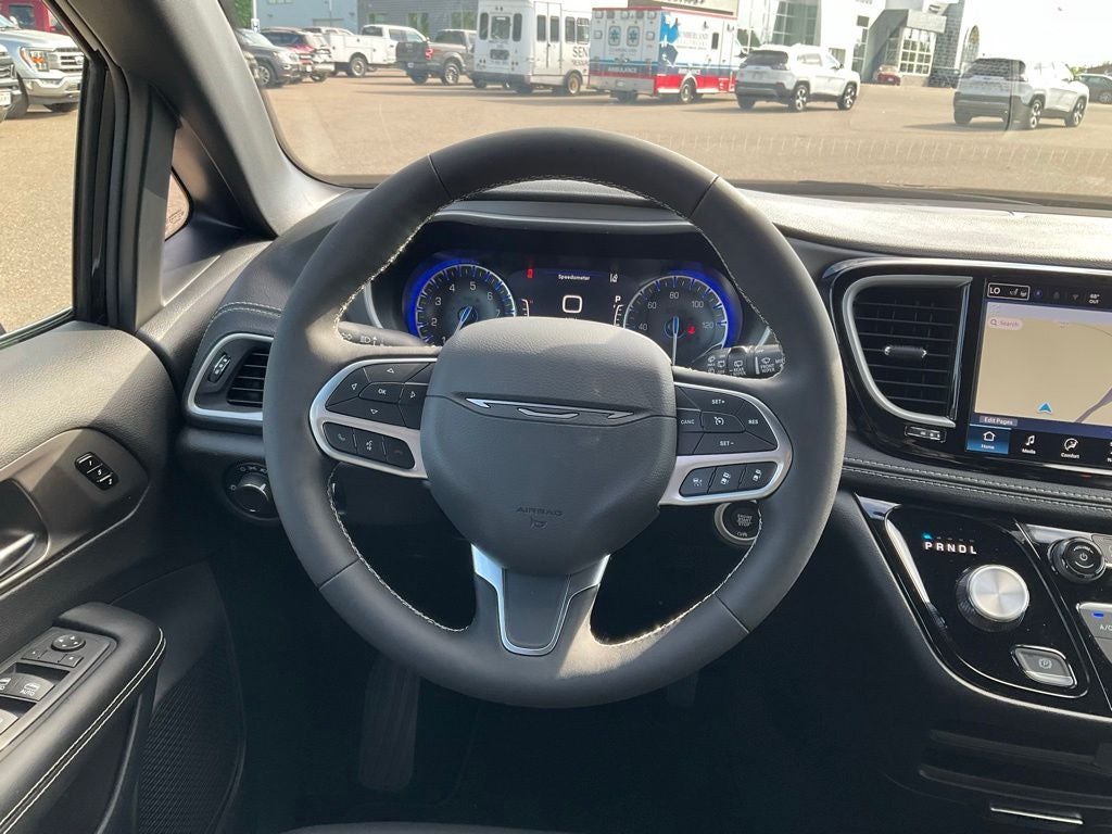 2027 Chrysler Pacifica Select