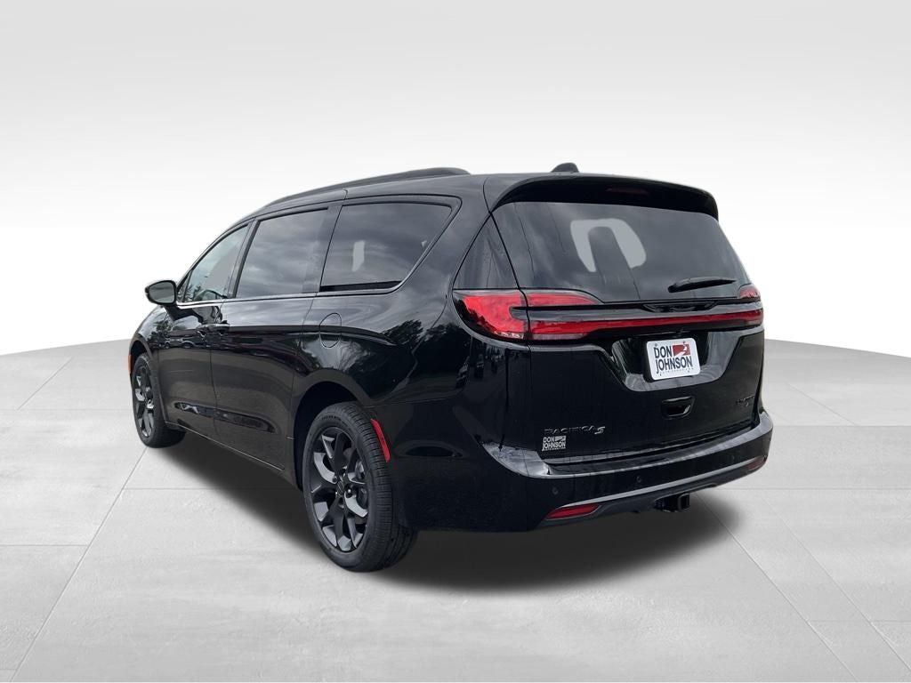 2027 Chrysler Pacifica Limited