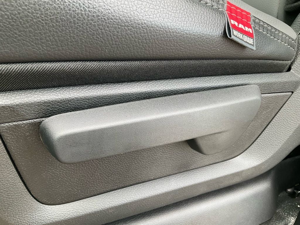 2026 RAM Ram 3500 Chassis Cab RAM 3500 TRADESMAN CREW CAB CHASSIS 4X4 60' CA