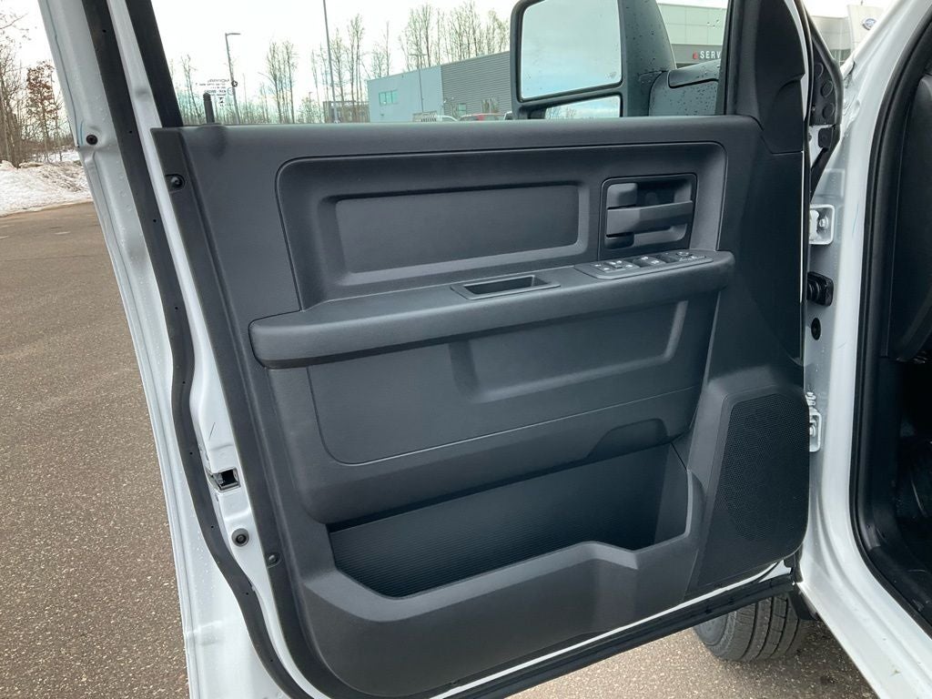 2026 RAM Ram 3500 Chassis Cab RAM 3500 TRADESMAN CREW CAB CHASSIS 4X4 60' CA