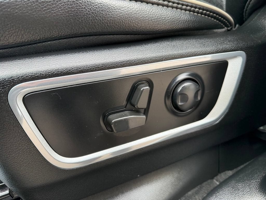 2022 RAM 1500 Laramie Crew Cab 4x4 5'7" Box