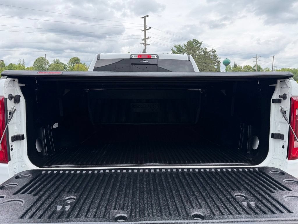 2022 RAM 1500 Laramie Crew Cab 4x4 5'7" Box