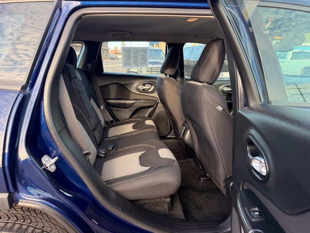 2016 Jeep Cherokee Sport