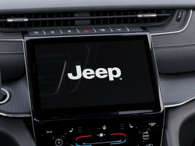 2027 Jeep Grand Cherokee GRAND CHEROKEE LAREDO X 4X4
