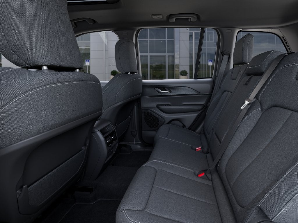 2027 Jeep Grand Cherokee GRAND CHEROKEE LAREDO X 4X4