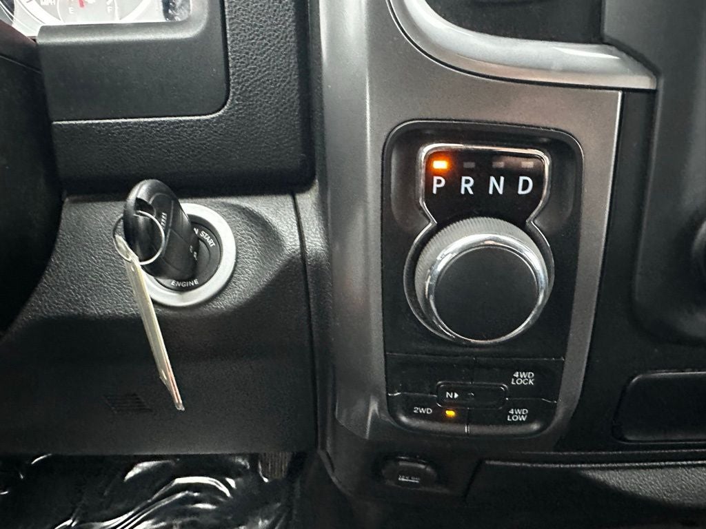 2024 RAM 1500 Classic Warlock Crew Cab 4x4 5'7' Box