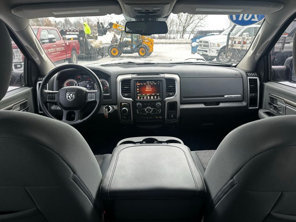 2017 RAM 1500 Big Horn Crew Cab 4x4 5'7' Box