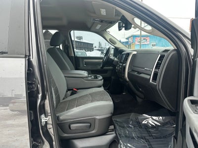 2017 RAM 1500 Big Horn Crew Cab 4x4 5'7' Box