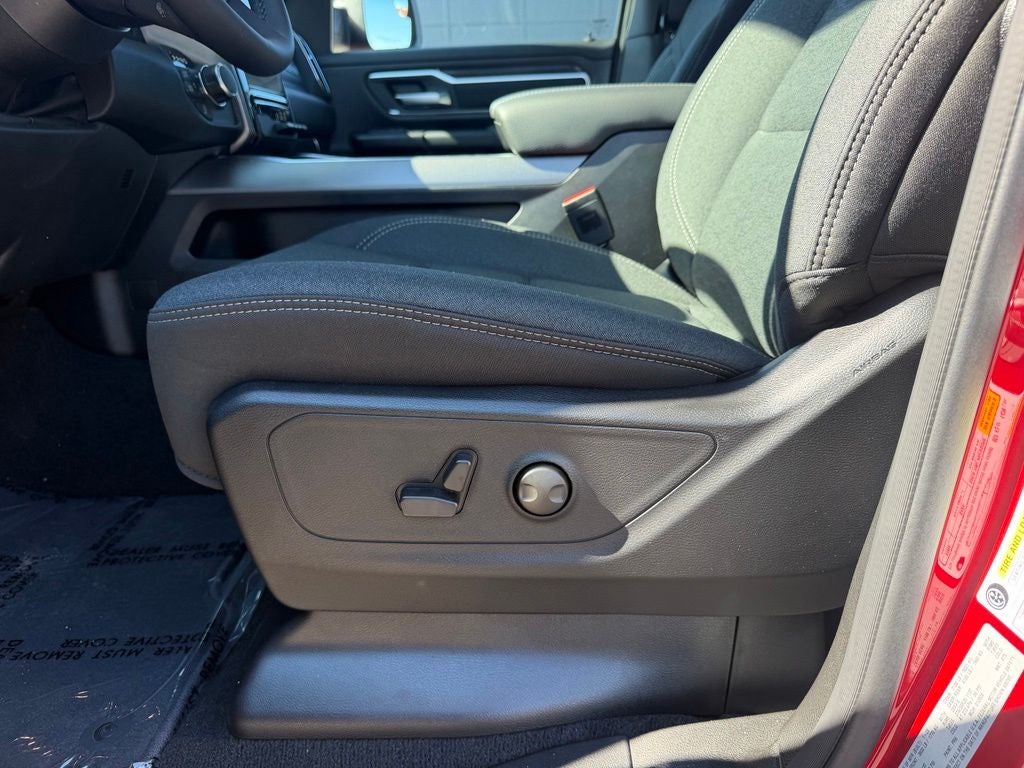 2026 RAM 1500 Big Horn Crew Cab 4x4 5'7' Box