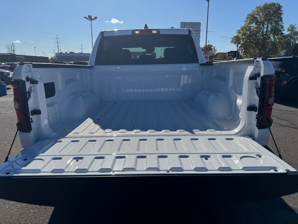 2026 RAM Ram 1500 RAM 1500 TRADESMAN CREW CAB 4X4 5'7' BOX