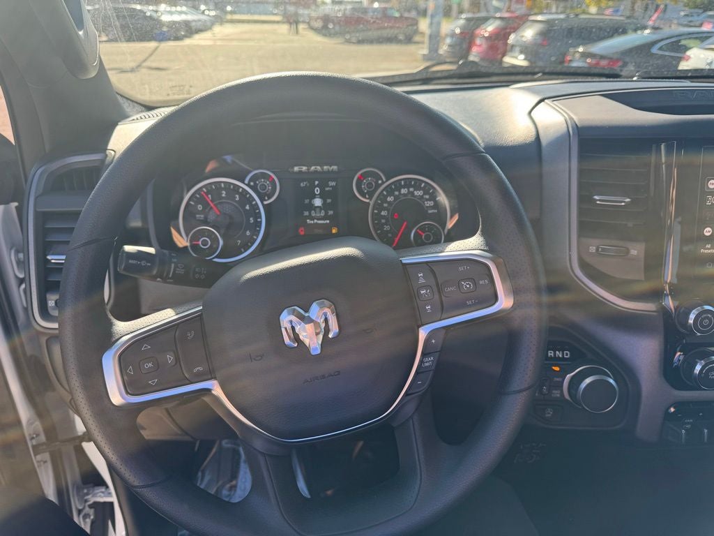 2026 RAM Ram 1500 RAM 1500 TRADESMAN CREW CAB 4X4 5'7' BOX