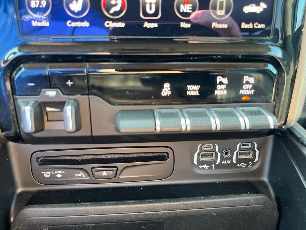 2019 RAM 1500 Laramie Crew Cab 4x4 5'7' Box