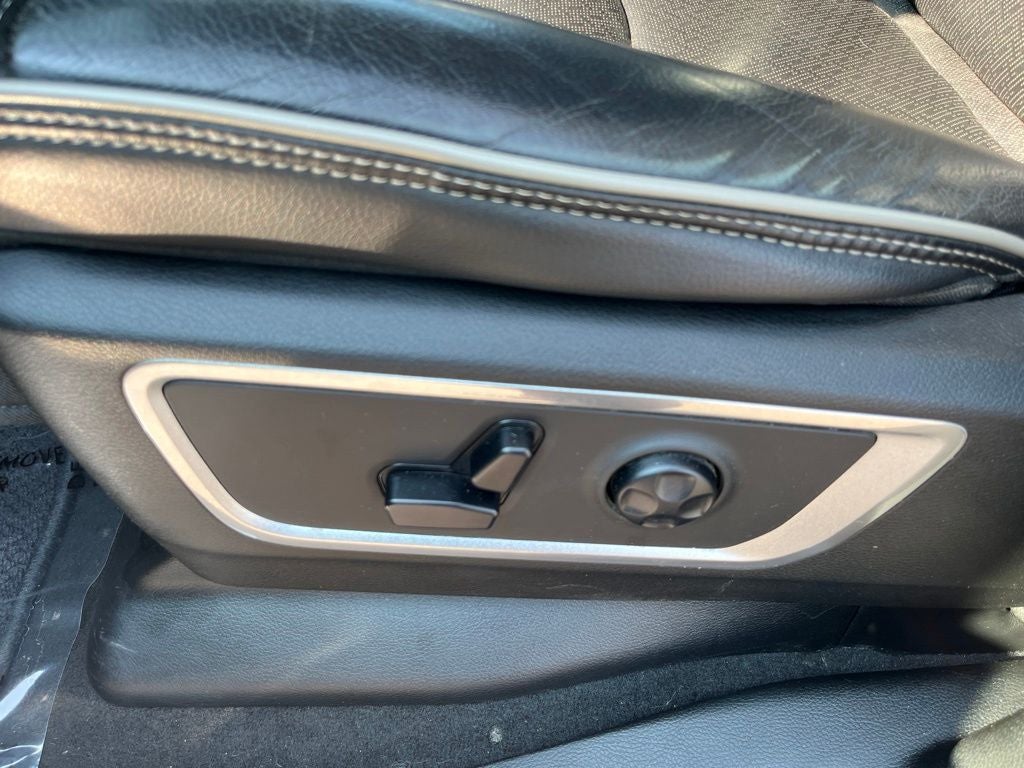 2019 RAM 1500 Laramie Crew Cab 4x4 5'7' Box