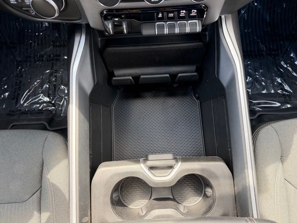 2022 RAM 1500 Big Horn Crew Cab 4x4 6'4' Box