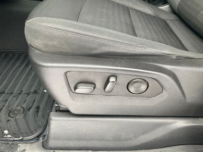 2023 Chevrolet Silverado 1500 4WD Crew Cab Short Bed Custom