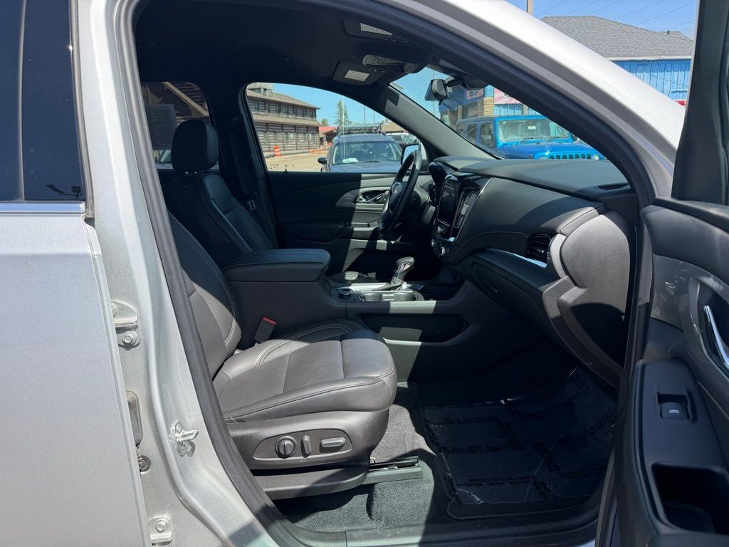 2022 Chevrolet Traverse LT Leather