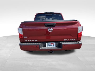 2017 Nissan TITAN SV