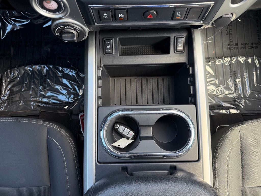 2017 Nissan TITAN SV