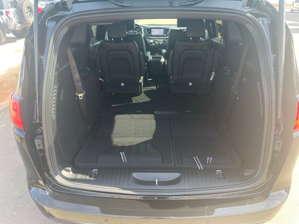 2026 Chrysler Voyager VOYAGER LX