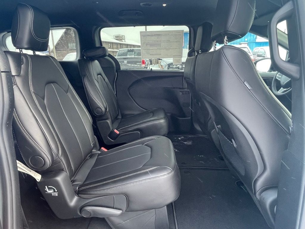 2026 Chrysler Voyager VOYAGER LX