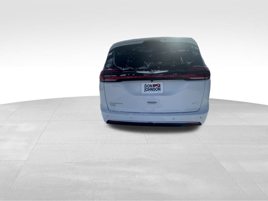 2026 Chrysler Pacifica PACIFICA SELECT AWD
