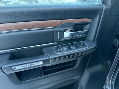 2018 RAM 2500 Laramie Crew Cab 4x4 6'4' Box