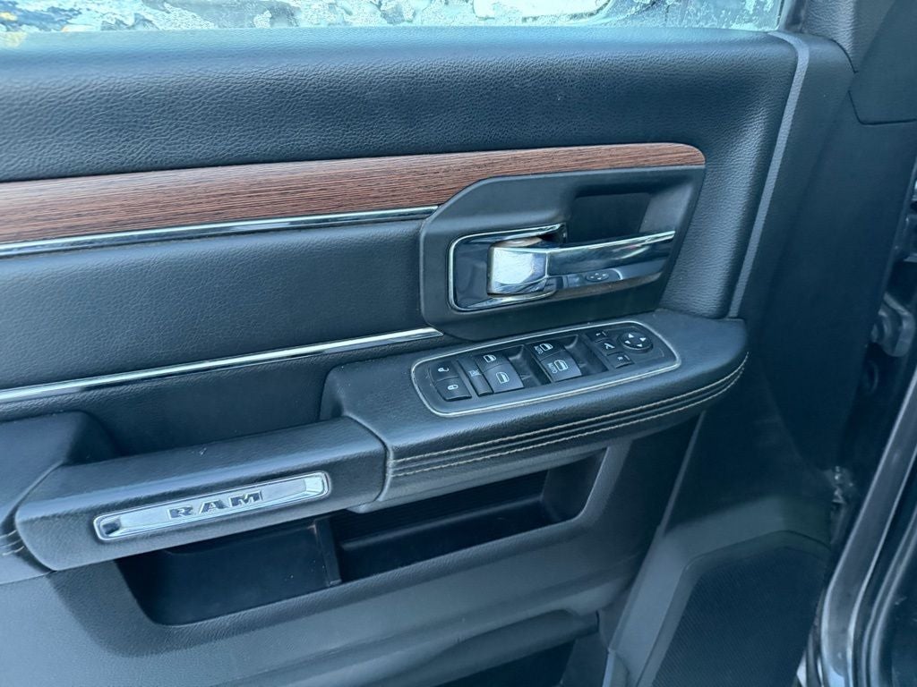 2018 RAM 2500 Laramie Crew Cab 4x4 6'4' Box