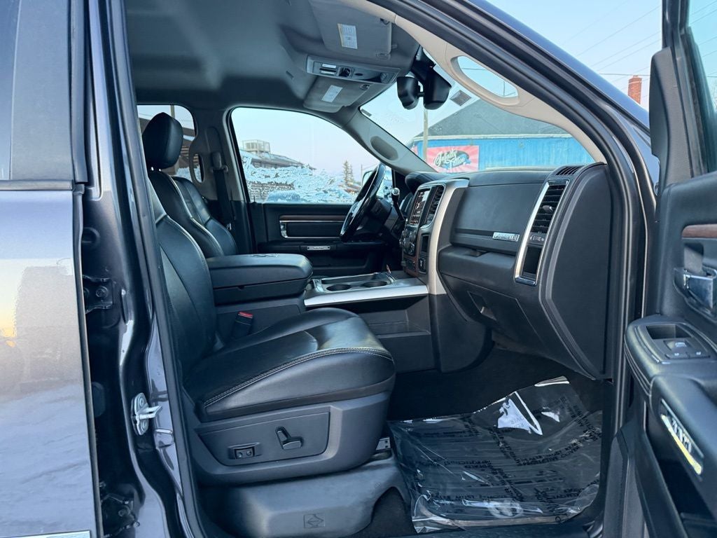 2018 RAM 2500 Laramie Crew Cab 4x4 6'4' Box